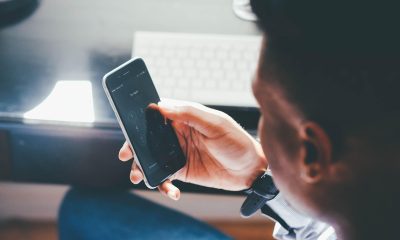 nga移动端App界面展示，手机屏幕上显示最终幻想XIV版块的讨论帖，排版清晰，适合移动阅读