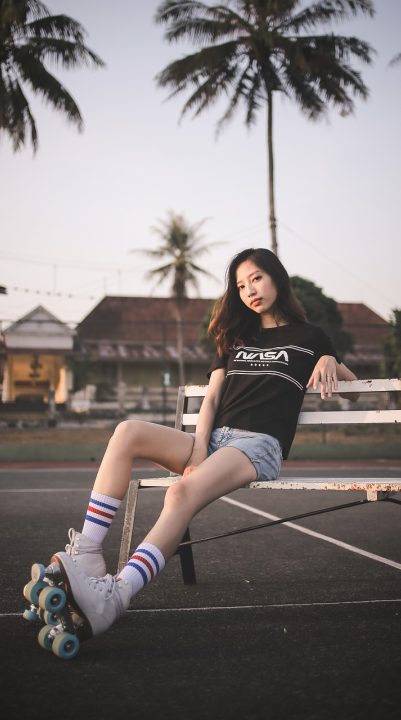 nga App 帖子详情页在手机屏幕上的显示效果，正文排版疏朗、楼层回复清晰可辨